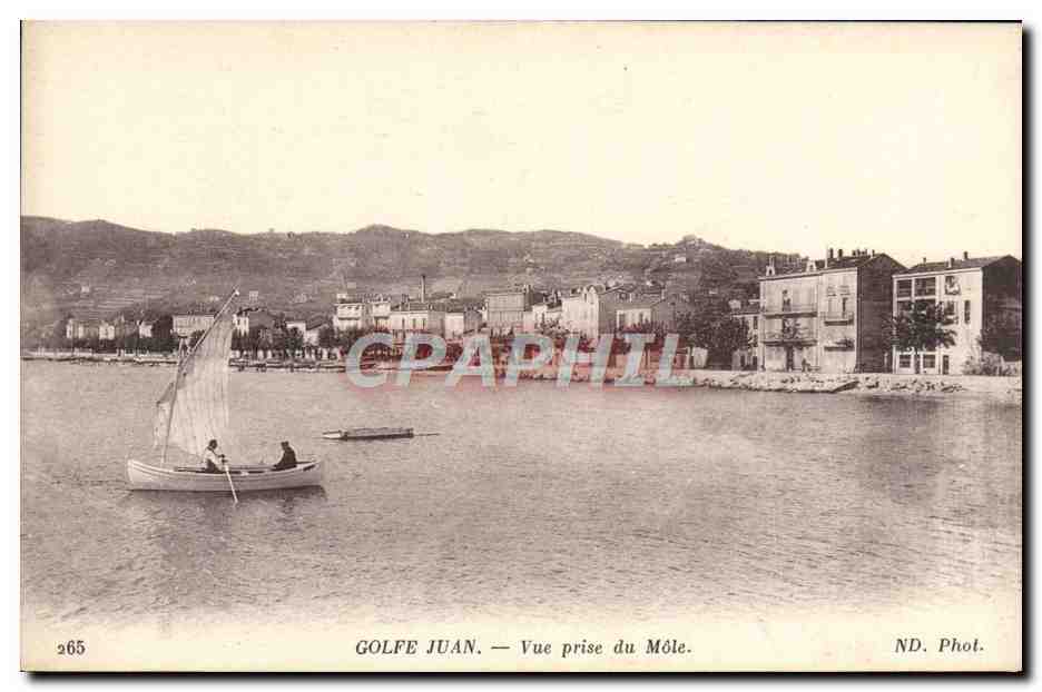 CPA Golfe Juan Vue Prise Du Mole Bateau Barque