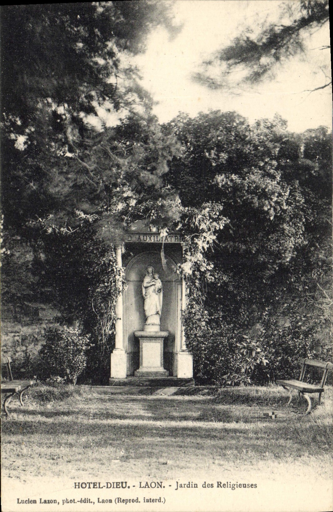 CPA Hotel Dieu Laon Jardin des Religieuses
