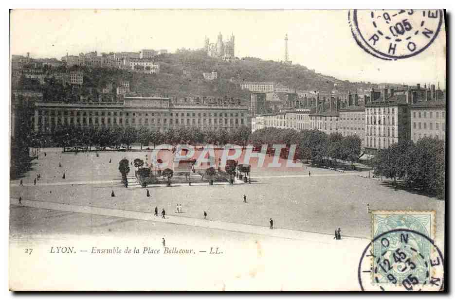 CPA Lyon Ensemble de la Place Bellecour