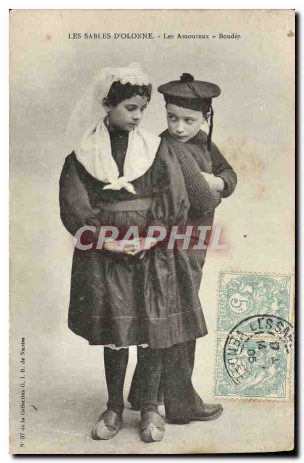 CPA Aux Sables D'Olonne Les Amoureux Boudes Folklore