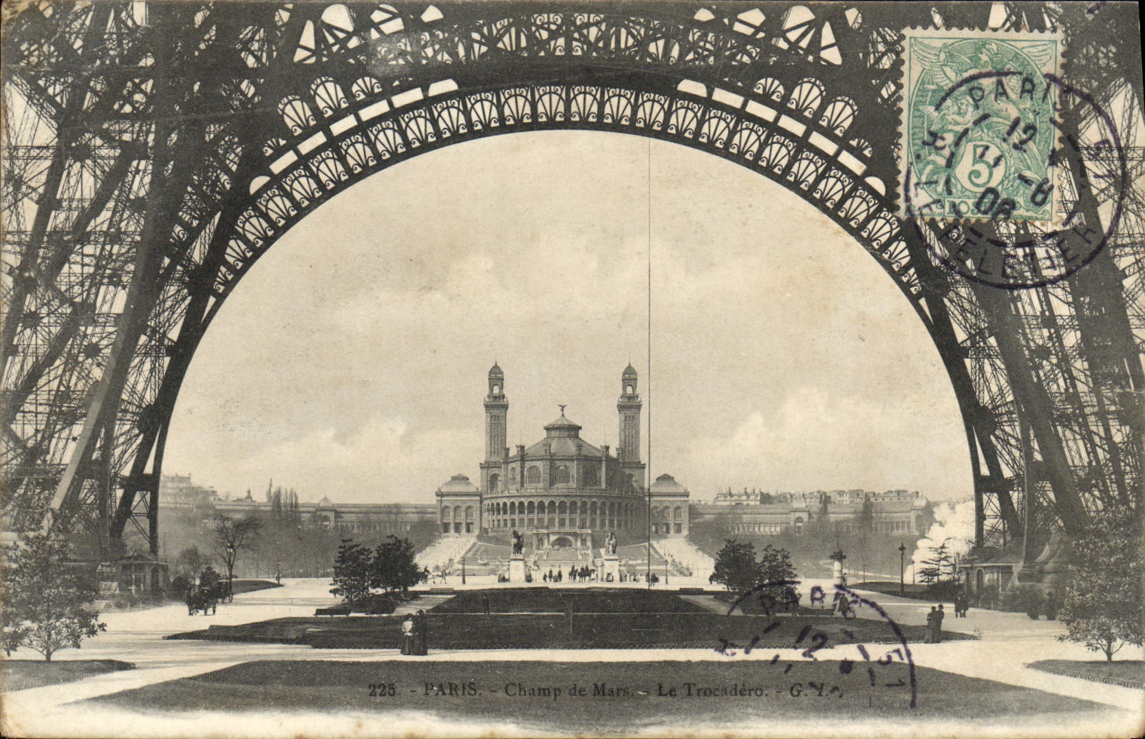 CPA Paris Champ de Mars Le Trocadero Tour Eiffel