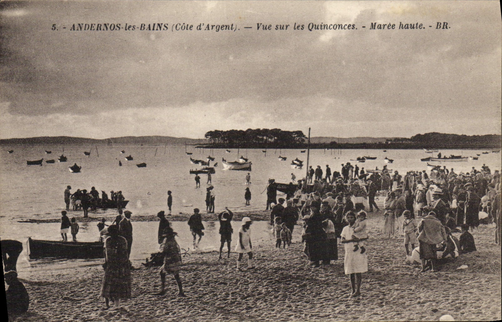 Andernos-les-Bains (Côte d'Argent) — Vue sur les Quinconces — Marée haute — BR.