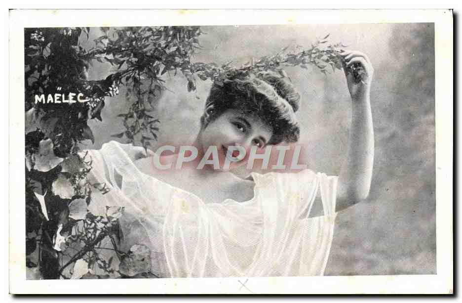 Femme en robe légère parmi les fleurs — Maelec — éditeur Maelec