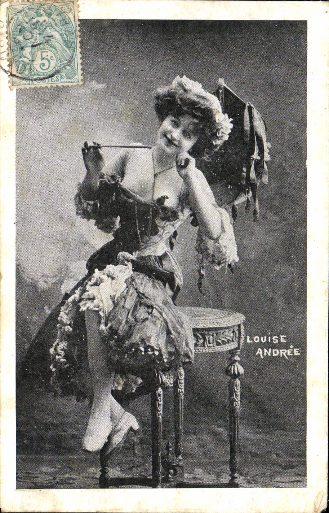 Louise Andrée — Portret van de danseres — Antieke ansichtkaart uitgegeven door C. C. C. in Parijs