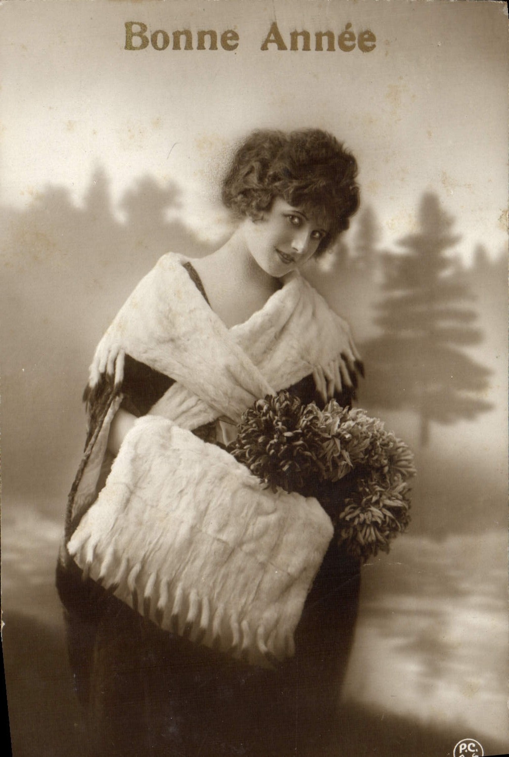 Frau in Pelz mit Blumenstrauß — Frohe Neujahr — PC Paris