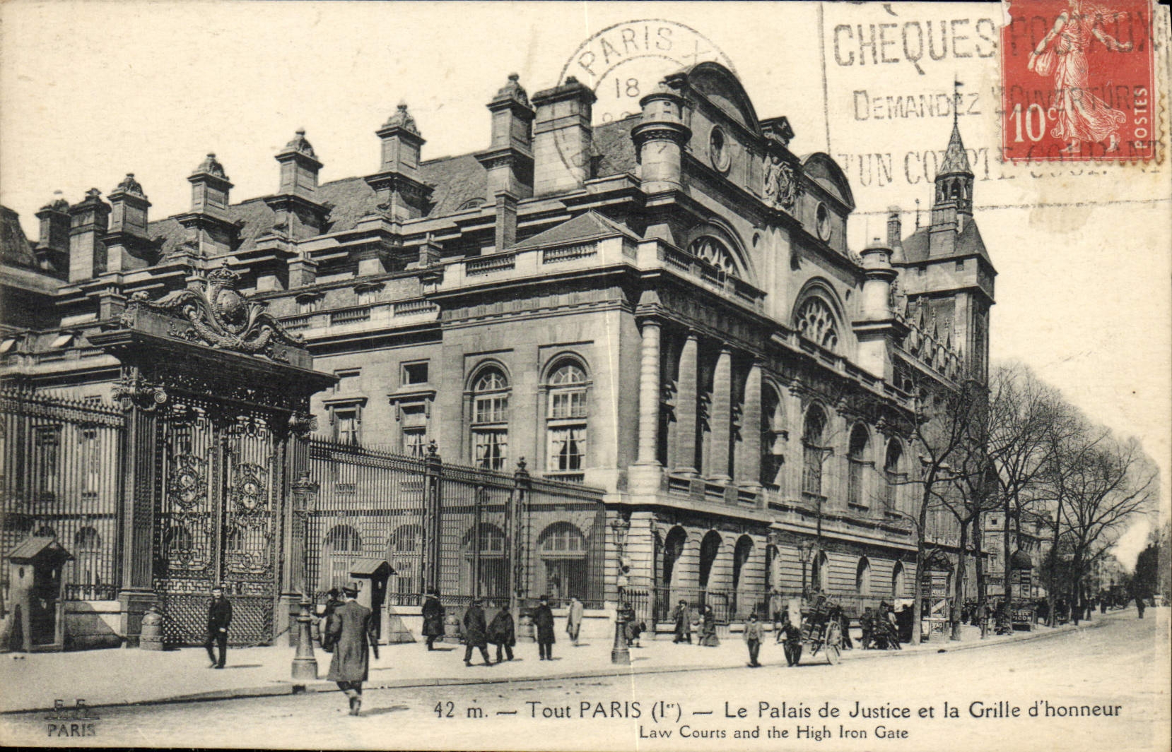 CPA Tout Paris Le Palais De Justice Et La Grille d'honneur 