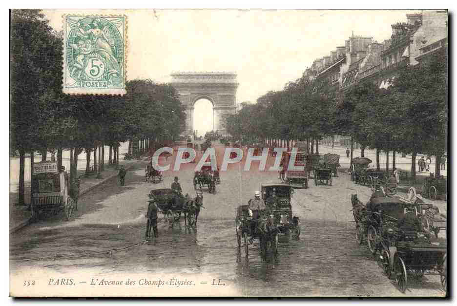 CPA Paris L'Avenue Des Champs Elysees