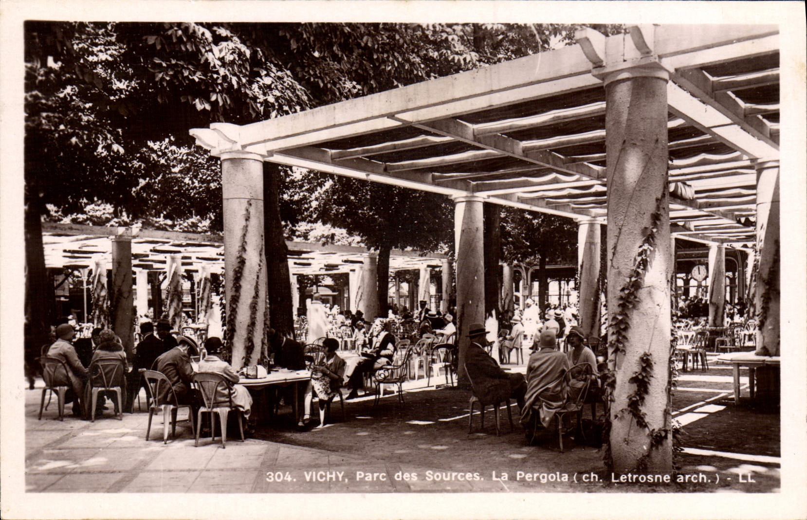 CPA Vichy Parc Des Sources La Pergola