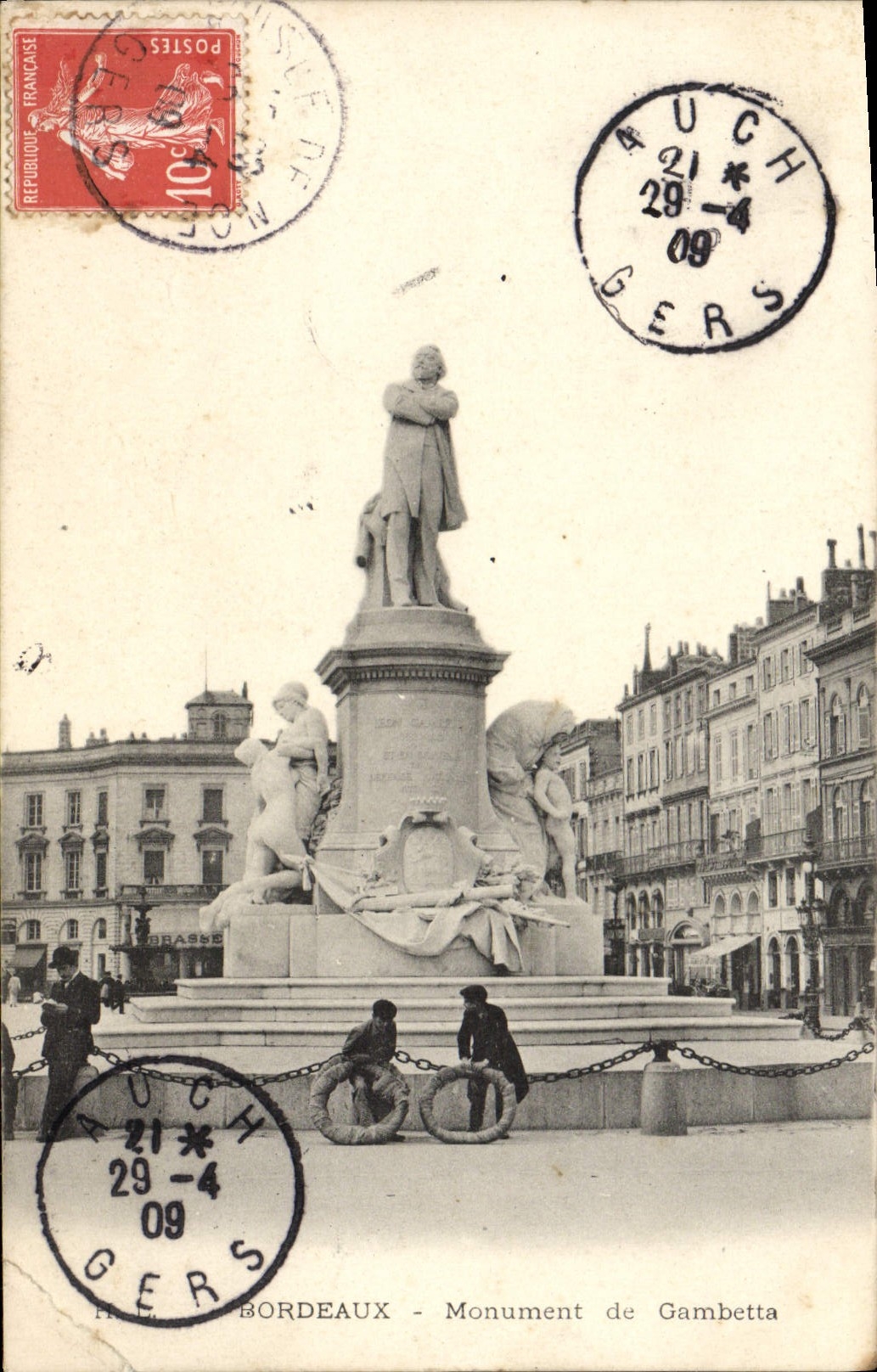CPA Bordeaux Monument De Gambetta