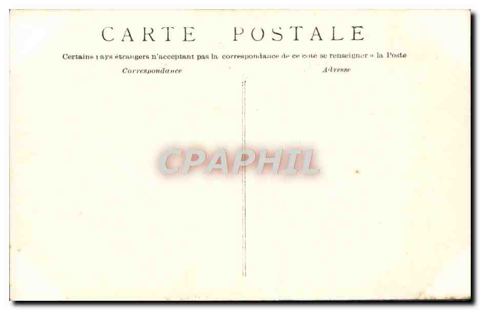 Madame J. Kabadens — portrait dans une cour avec arcade — éditeur inconnu — Verso