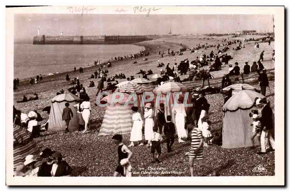 CPA Dieppe Vue generale de la plage