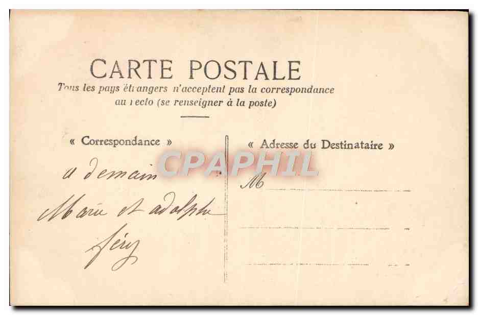 Femme tenant des bouquets de muguet — un BAISER — éditeur anonyme, n° 487 — Reverso