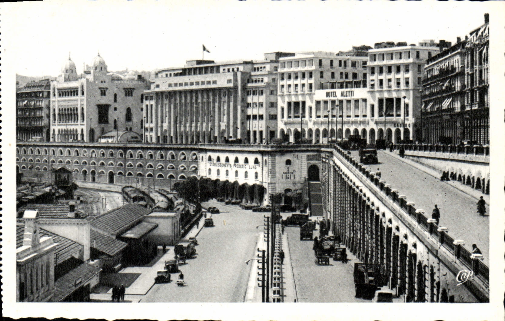CPA Alger Le Boulevard Carnot La Mairie et la Prefecture