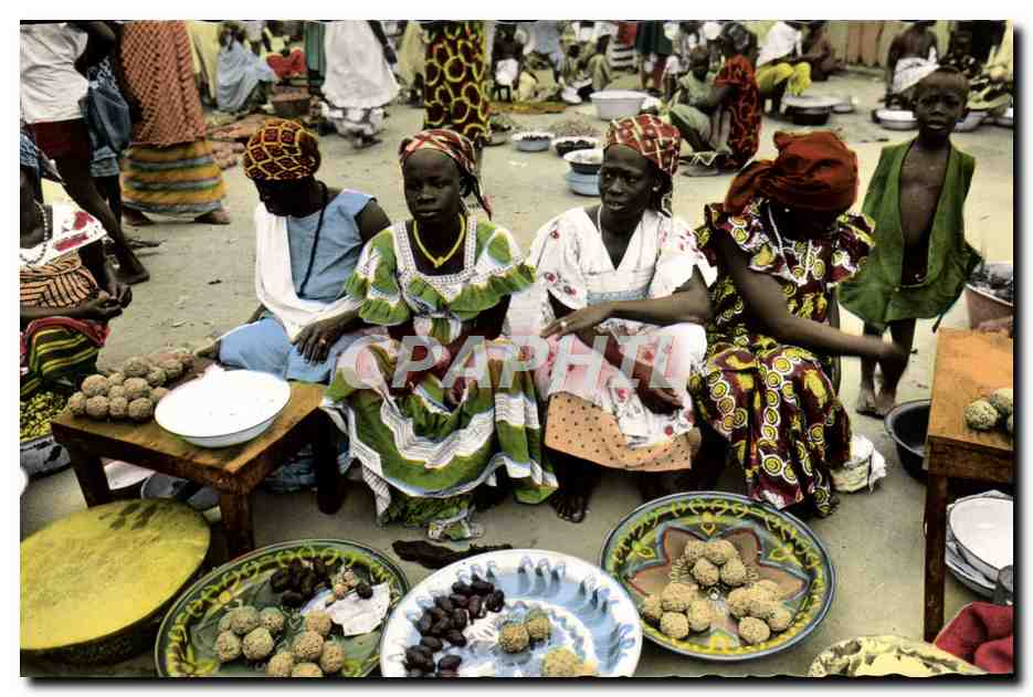 CPM L'Afrique En Couleurs Morche Afrocain Jeunes marchandes 