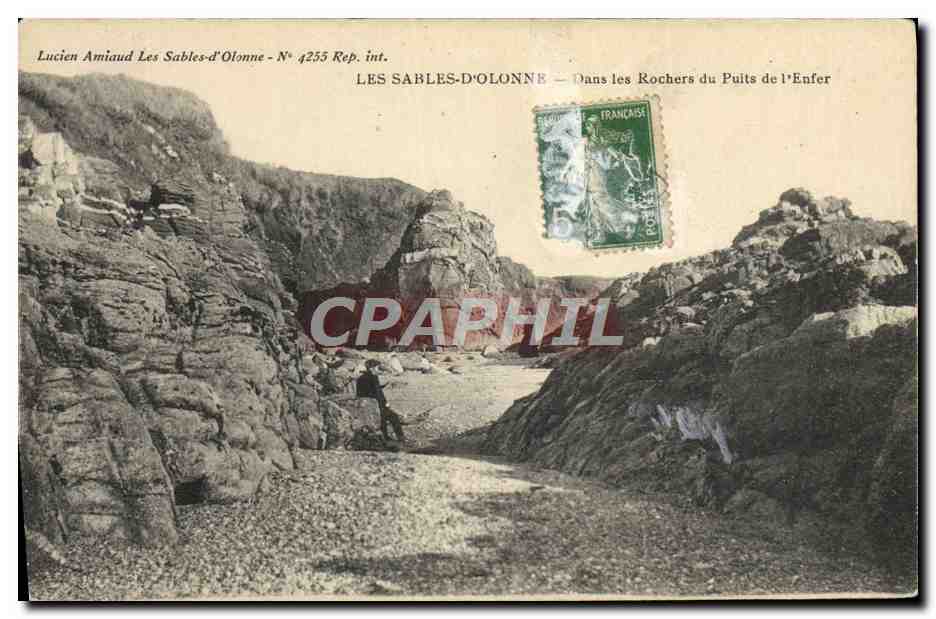 Les Sables-d'Olonne — Dans les Rochers du Puits de l'Enfer — Lucien Amiaud, N° 4255 Rep. int.