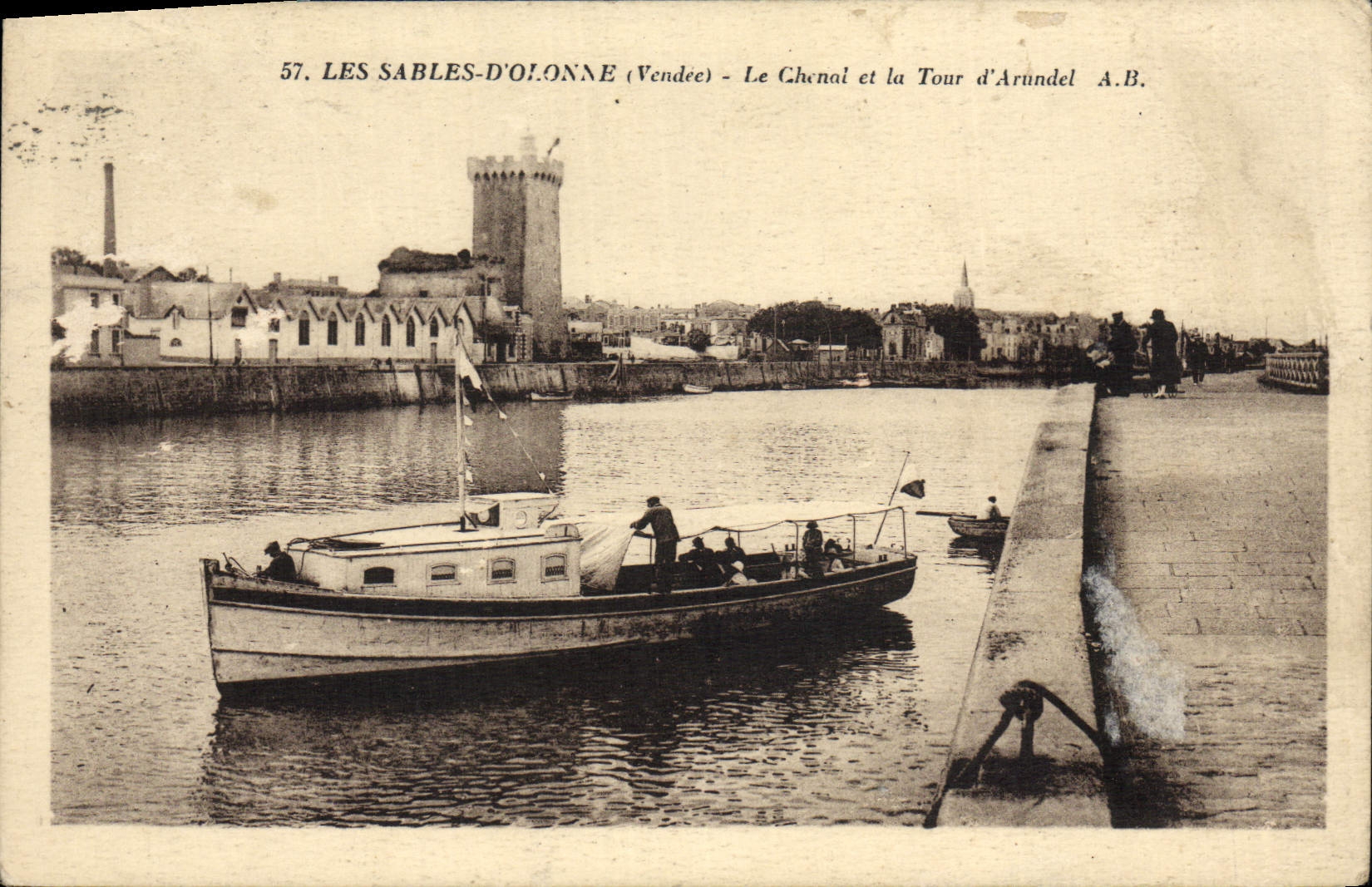 Les Sables-d'Olonne (Vendée) — Le Chenal et la Tour d'Arundel — A.B.