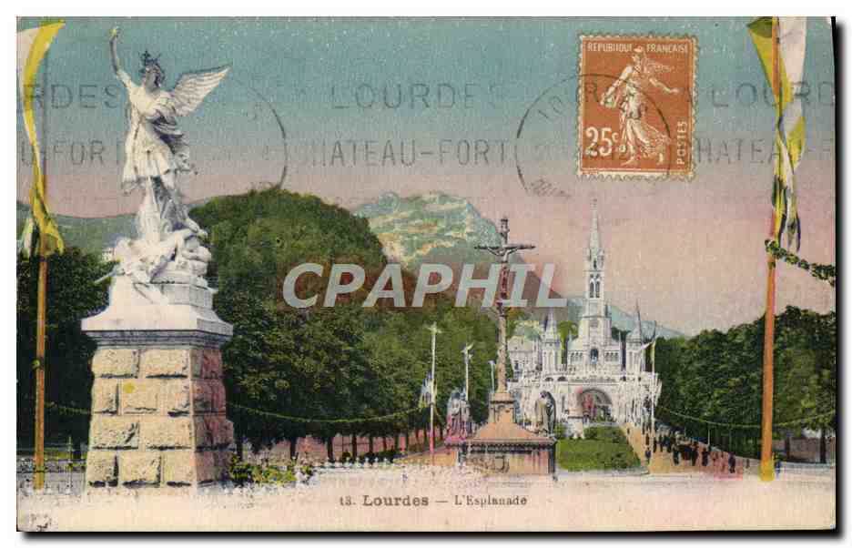 CPA Lourdes L'Esplanade