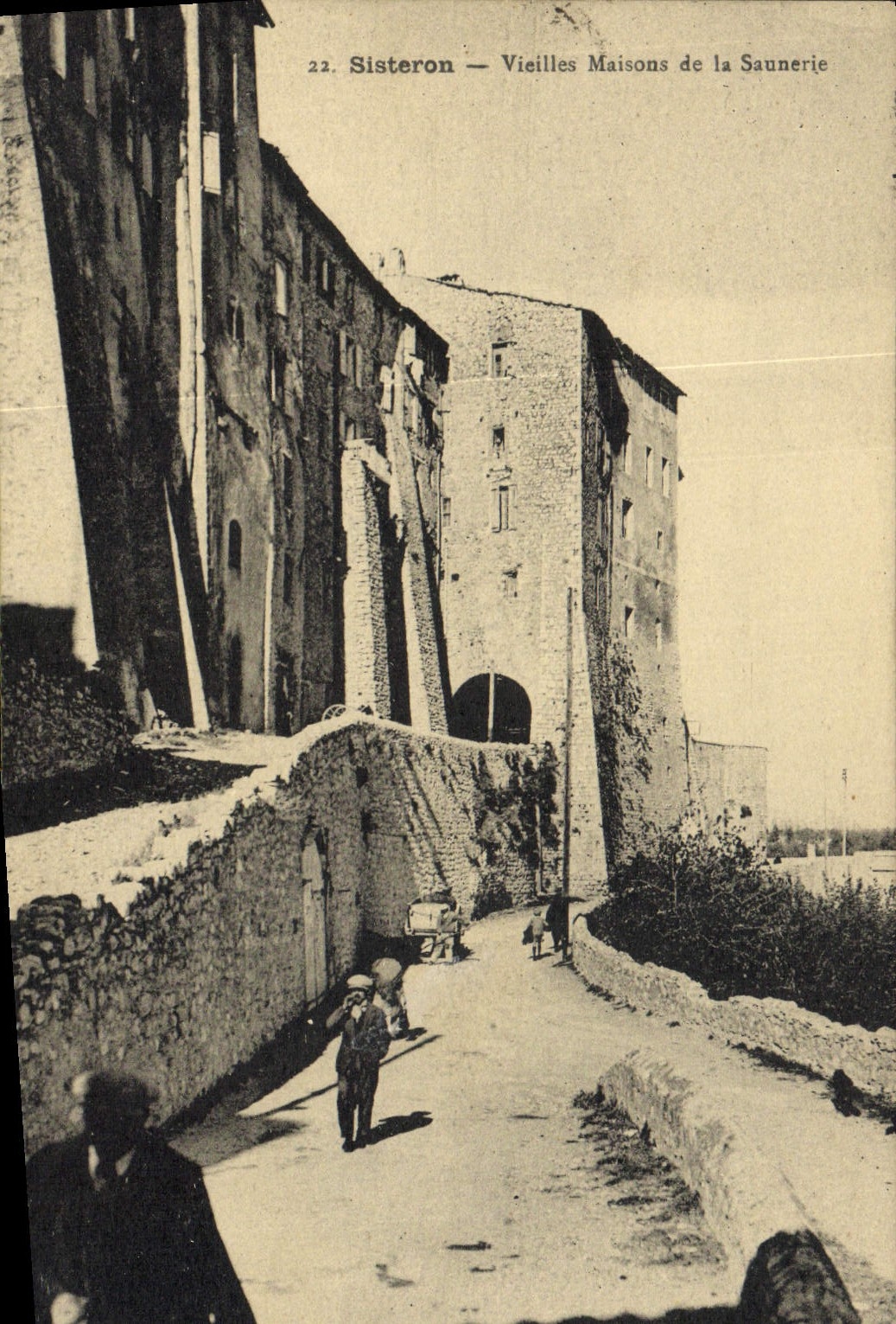 Sisteron — Vieilles Maisons de la Saunerie — Photo et édit. Paul Heyrèta