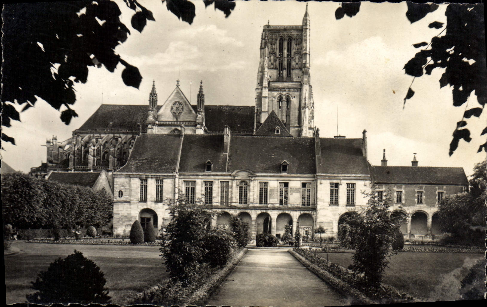 Meaux (Seine-et-Marne) — Kathedrale und Museum — R. Gallois, Handwerker