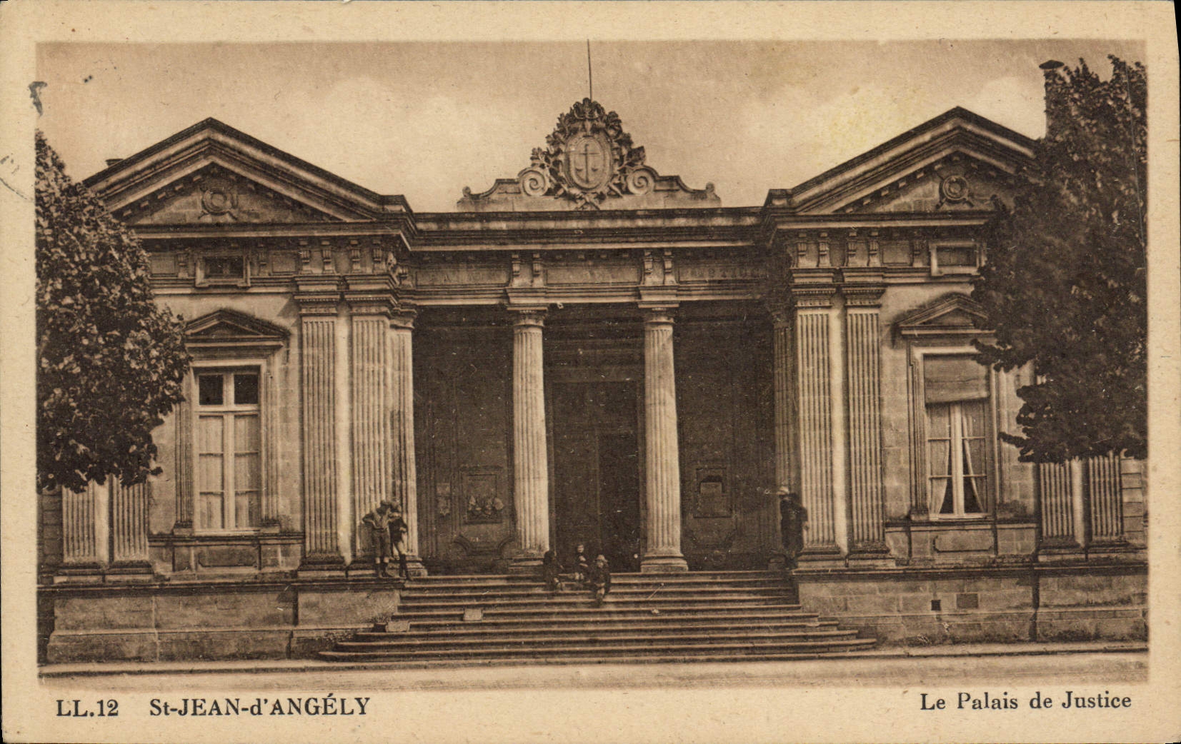 St-Jean-d'Angély — Le Palais de Justice — LL.12