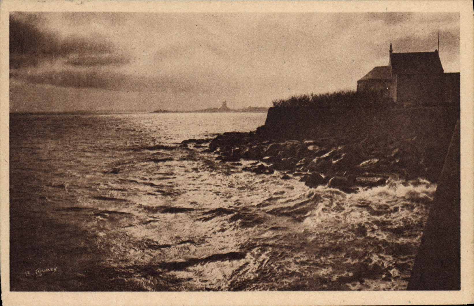 CPA La Normandie Pittoresque Saint Vaast La Hougue vue de la chapelle des Marins