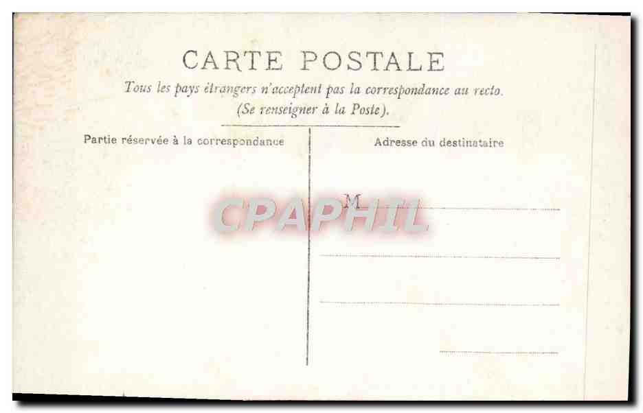 Femme en robe longue devant un décor de château — carte postale anonyme — Verso