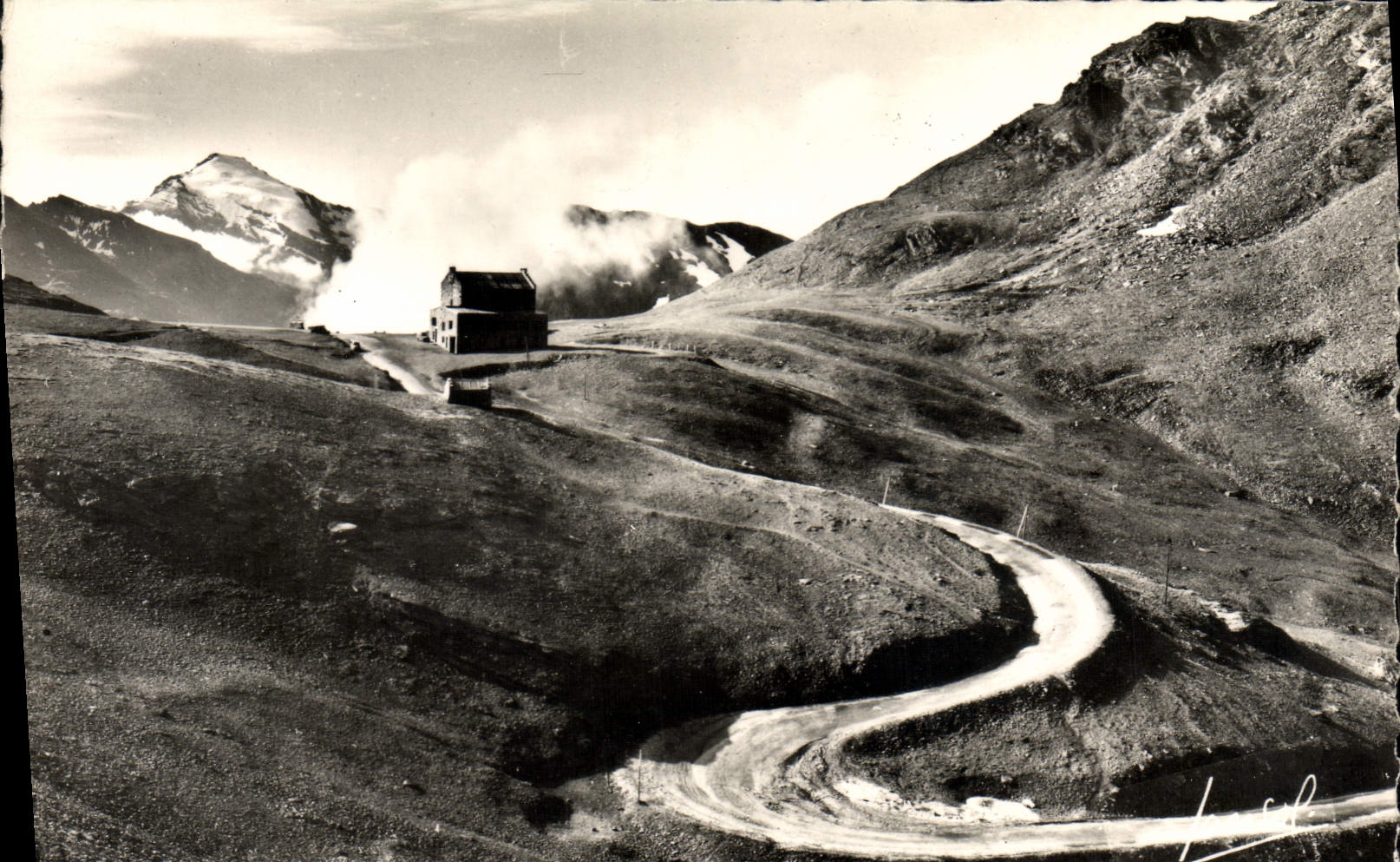 CPM Le Col De L'Iseran La Plus Haute Route D'Europe En montant de Val d'Isere le dernier lacet avant le col