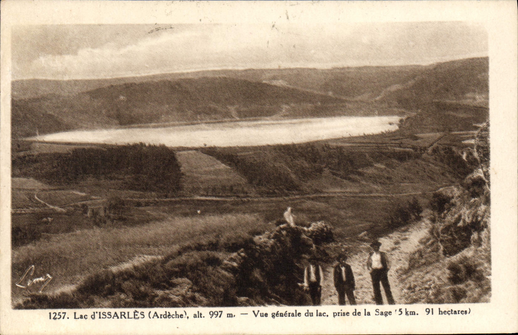 CPA Lac D'Issarles Vue Generale Du Lac Prise De La Sage