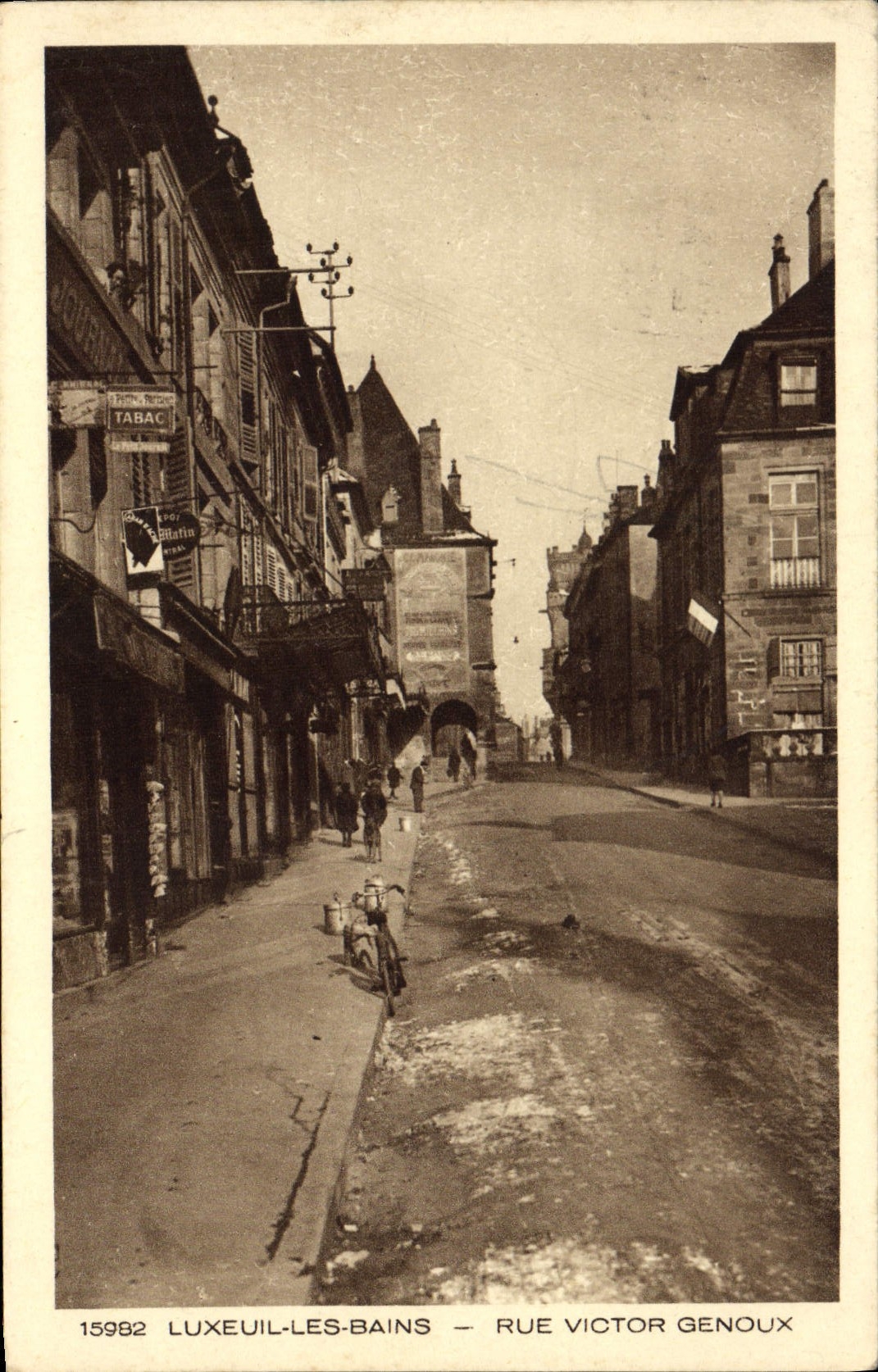 CPA Luxeuil Les Bains Rue Victor Genoux