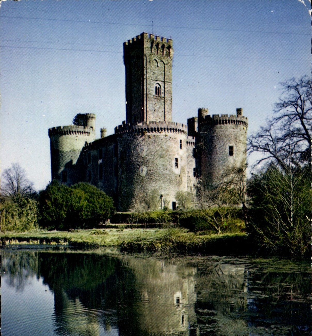 CPM Chateaux En Limousin Montbrun Forteresse militaire 