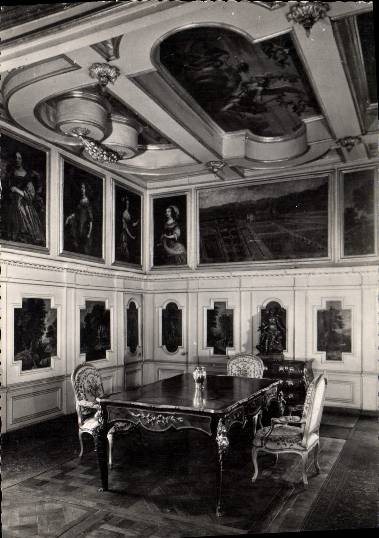 Château de Mesnières-en-Bray — Salle des Quatre Tambours — Édition Gitan Gorin