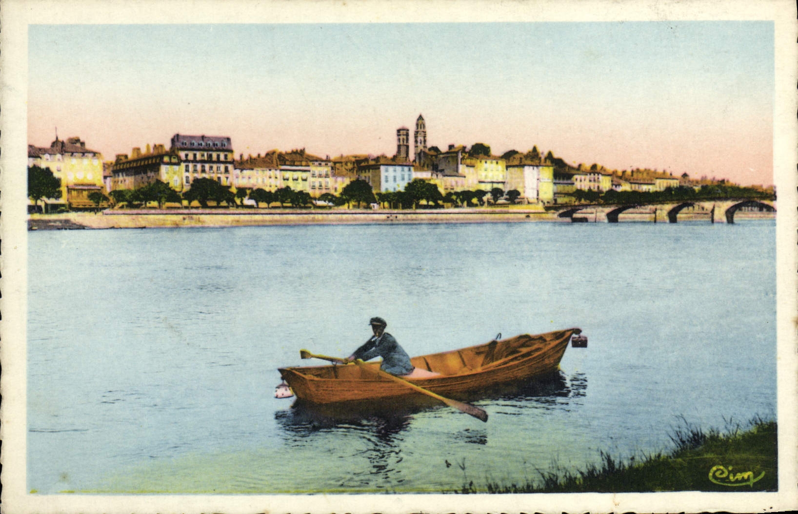 CPA Macon La Saone Vue Generale Et Le Clocher Du Vieux Saint Vincent