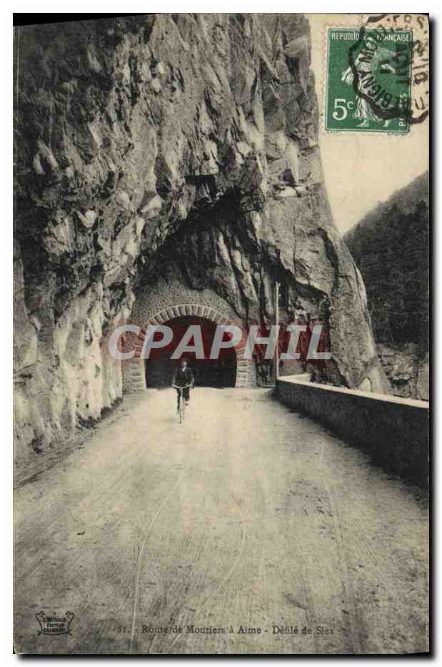 CPA Route De Moutiers A Aime Defile De Siex Velo Cycle