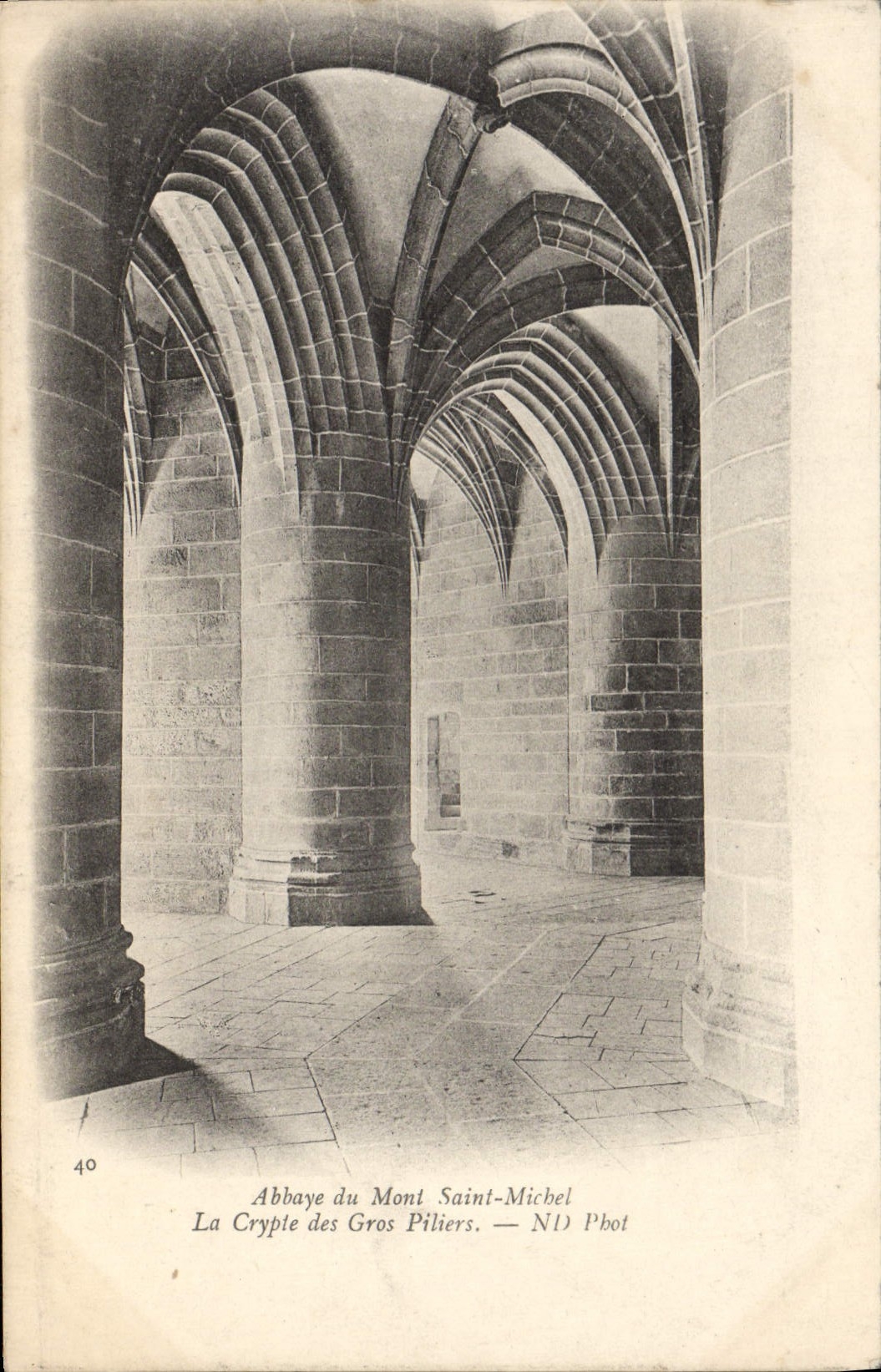 CPA Le Mont Saint Michel Abbaye La crypte des gros piliers