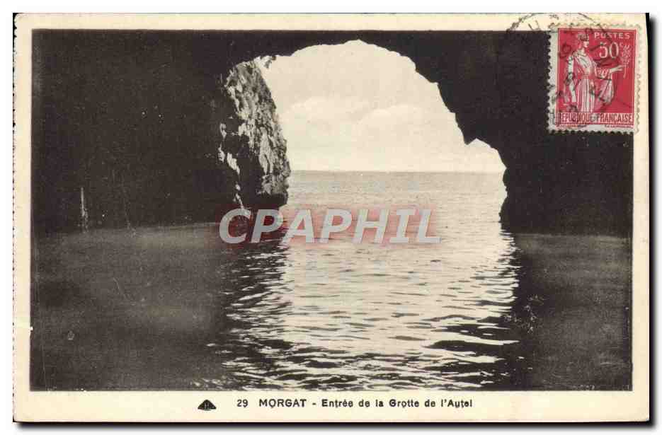 CPA Morgat Entree de la grotte de l'autel