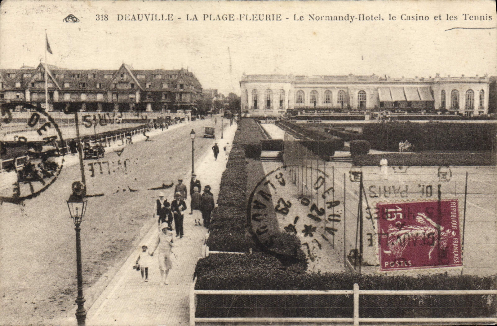 Deauville - La Plage-Fleurie - Le Normandy-Hotel, le Casino et les Tennis