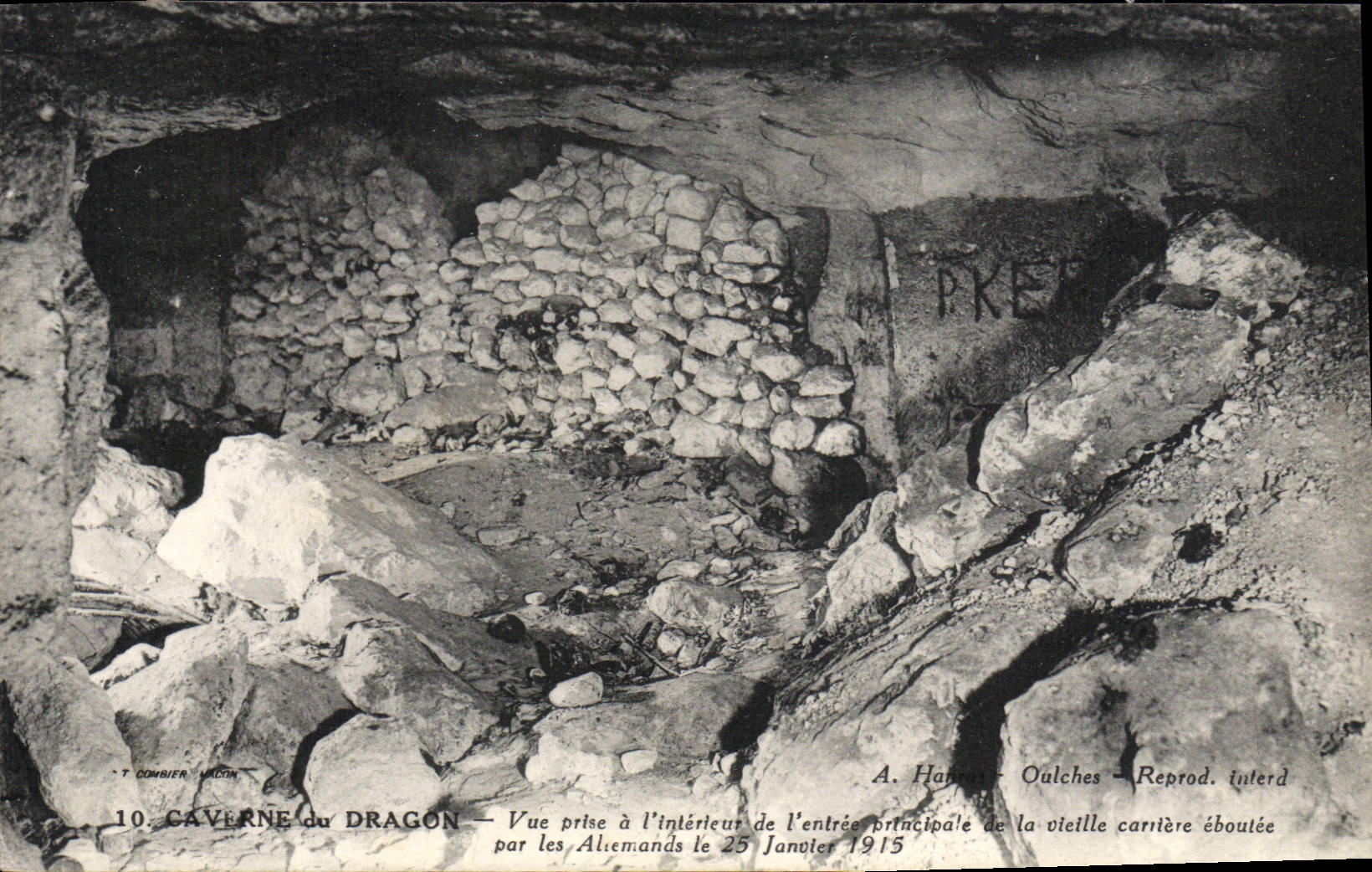 CPA Caverne Du Dragon Vue Prise A I'Interieur De I'Entree principale de la vieille carriere eboulee par les allemands