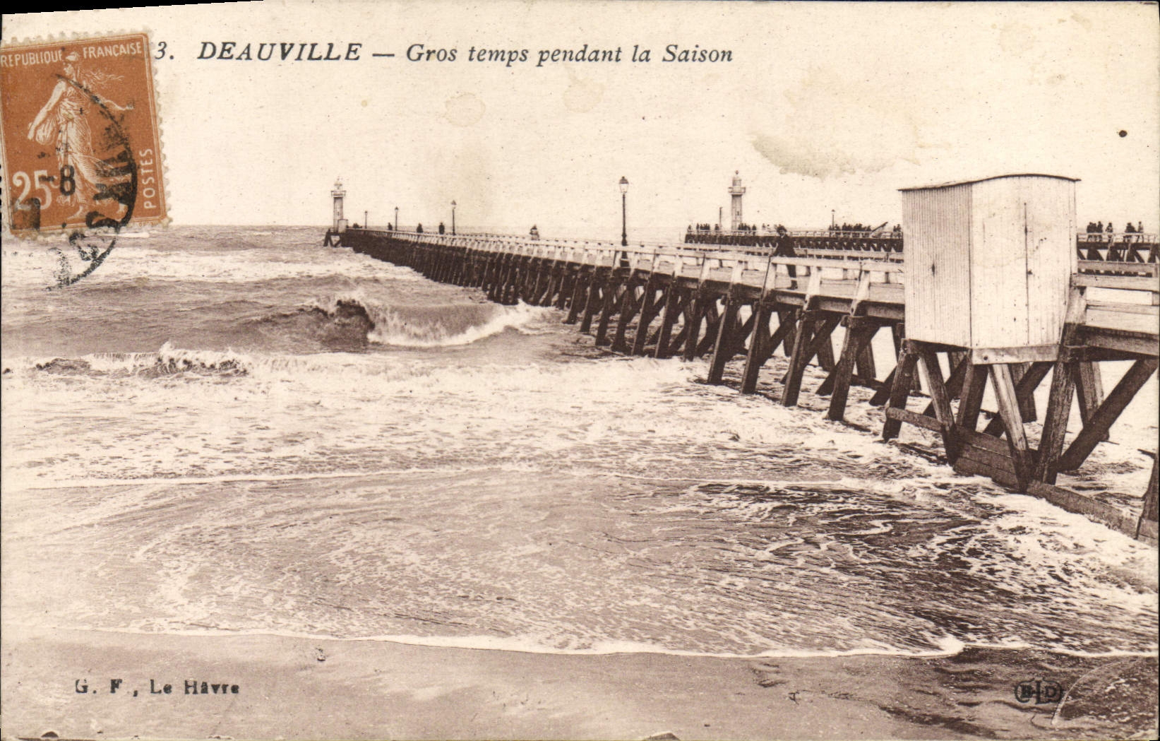 Deauville — Gros temps pendant la Saison — G. F., Le Havre