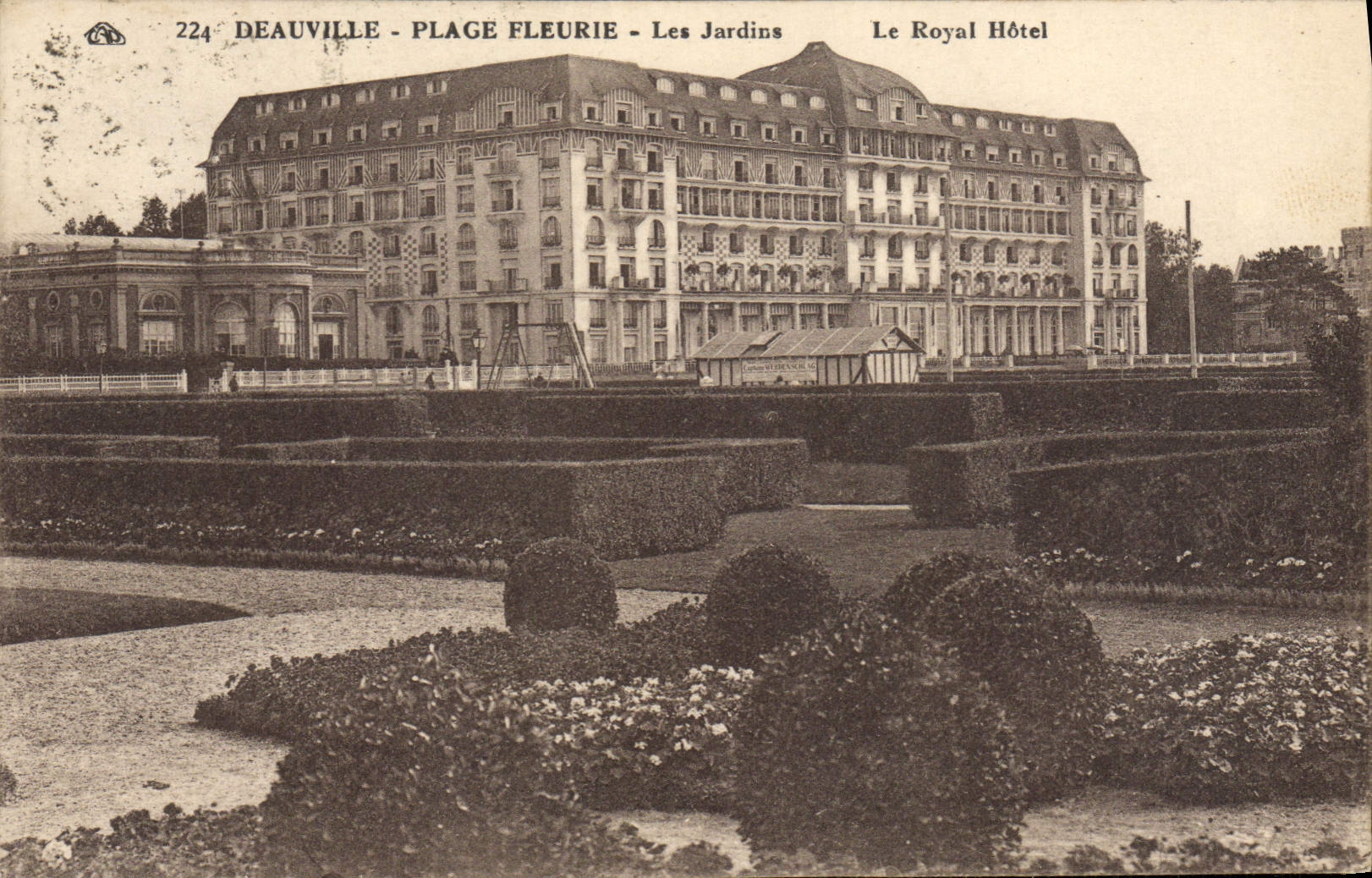 Deauville - Plage Fleurie - Les Jardins — Le Royal Hôtel
