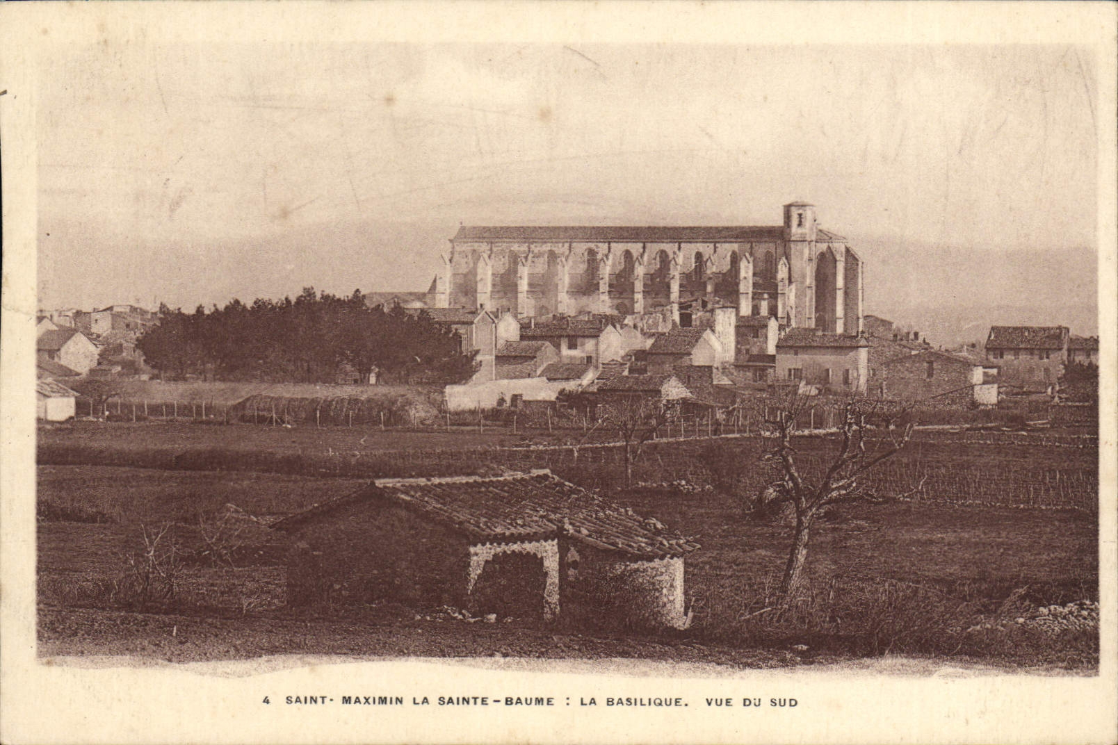 Saint-Maximin-la-Sainte-Baume : la basilique, vue du sud