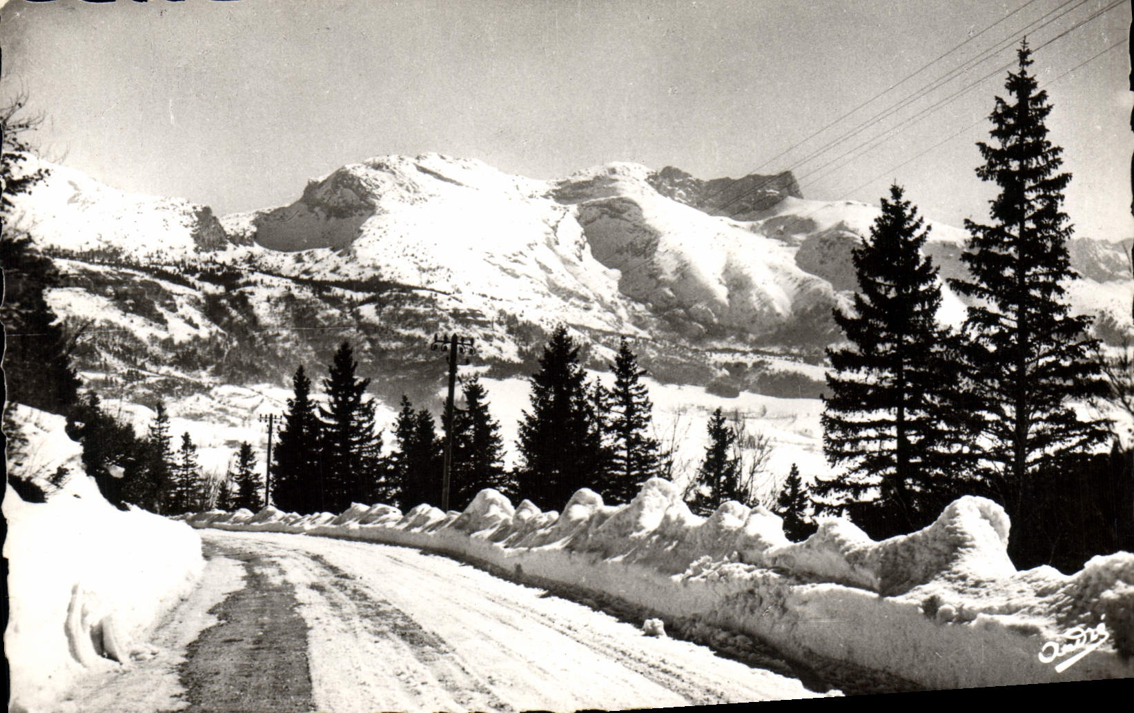 Route de Lans à Autrans — Les Belles Alpes Françaises — Éditions Spadeh