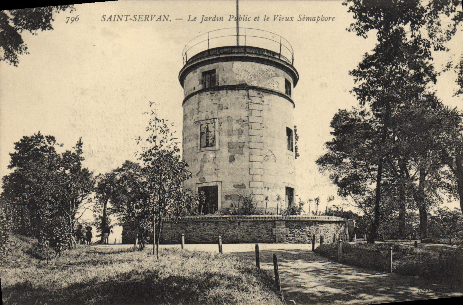 Saint-Servan — Le Jardin Public et le Vieux Sémaphore