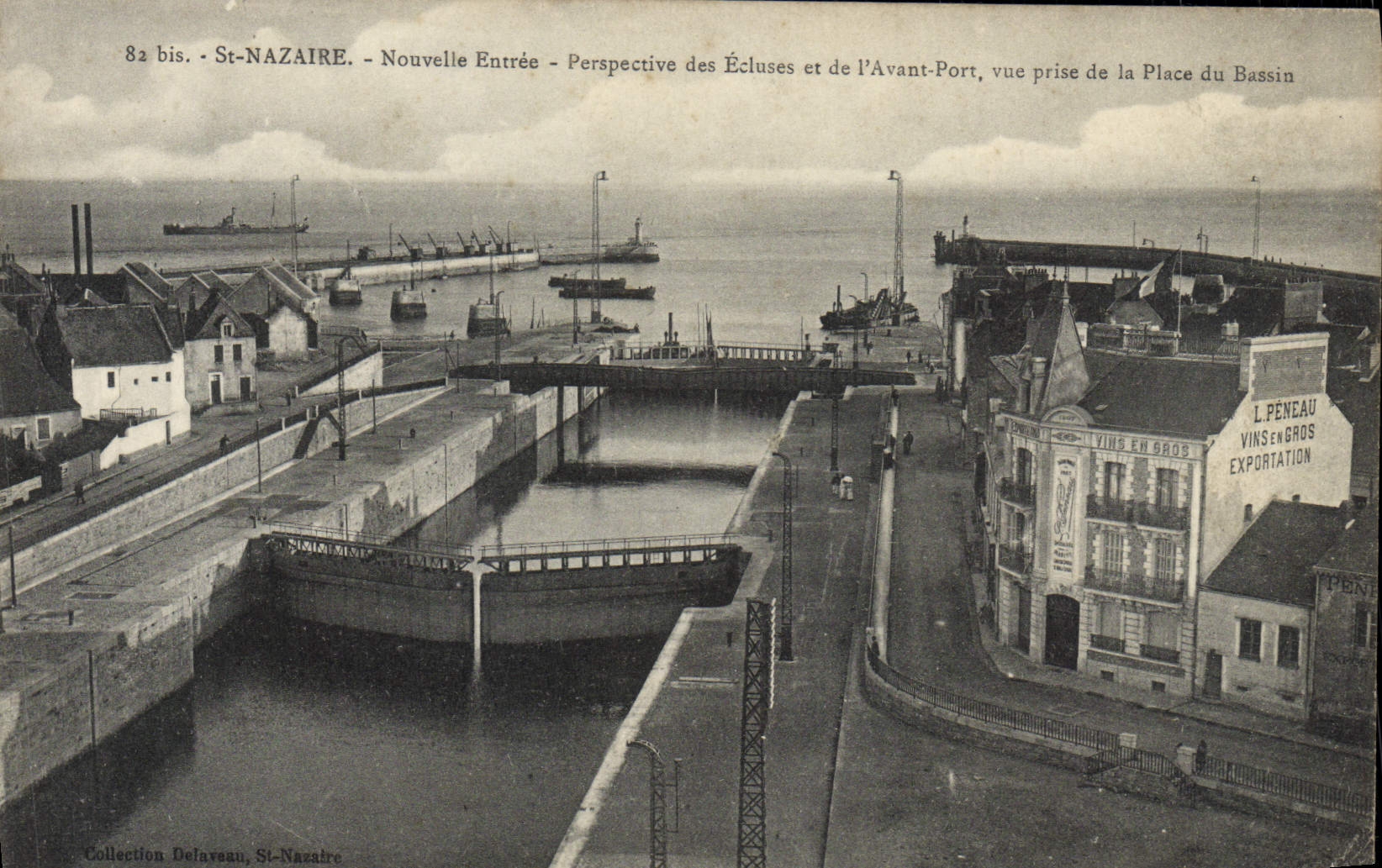 CPA St Nazaire Nouvelle Entree Perspective des ecluses et de l'avant port vue prise de la place du bassin