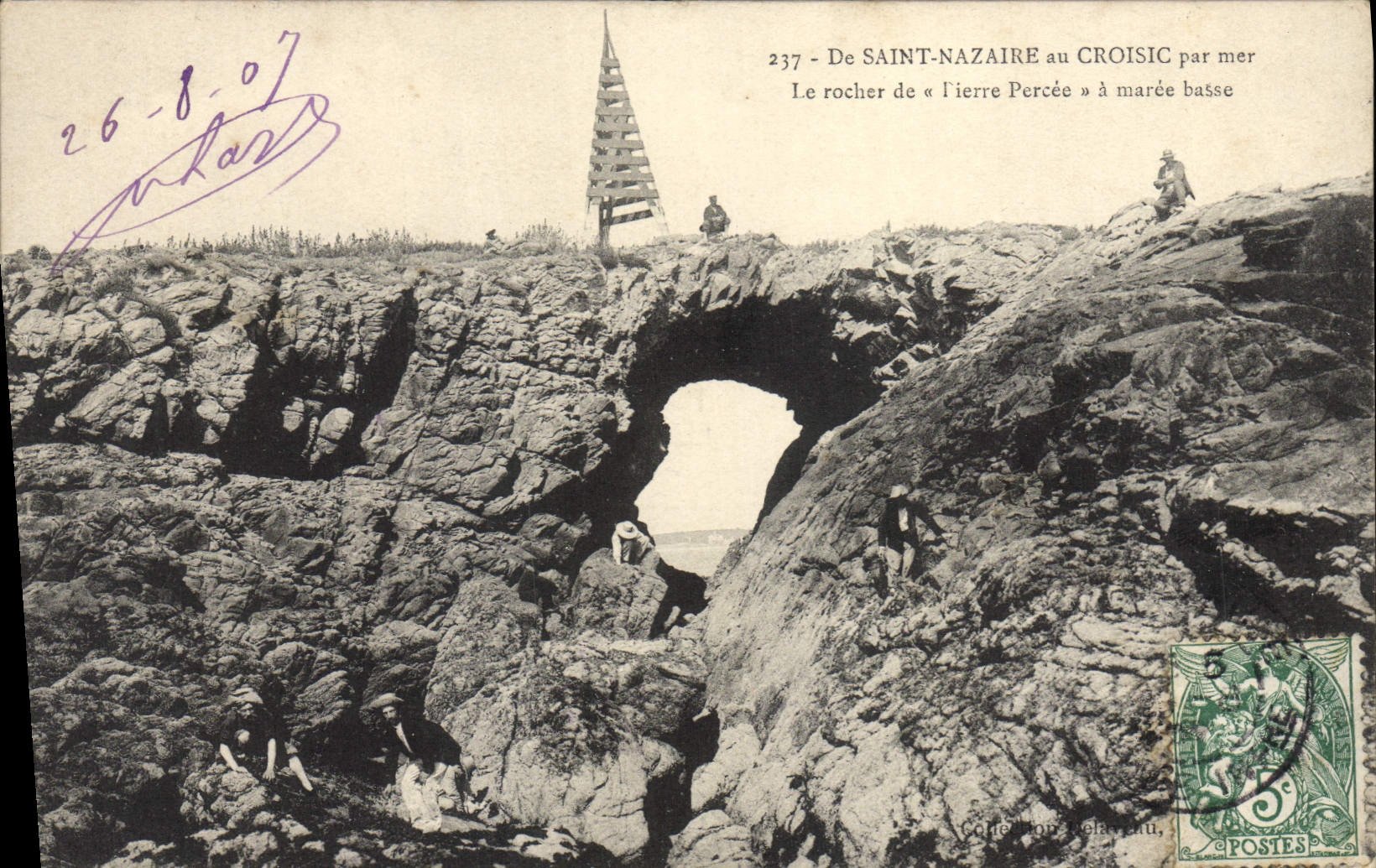 CPA De Saint Nazaire Au Croisic Par Mer Le Rocher De Pierre Percee a maree basse