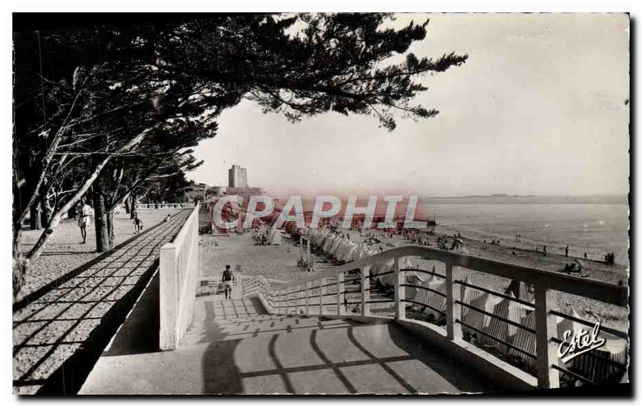 CPM Fouras La Promenade La Plage Et Le Chateau Cachet Daguin 