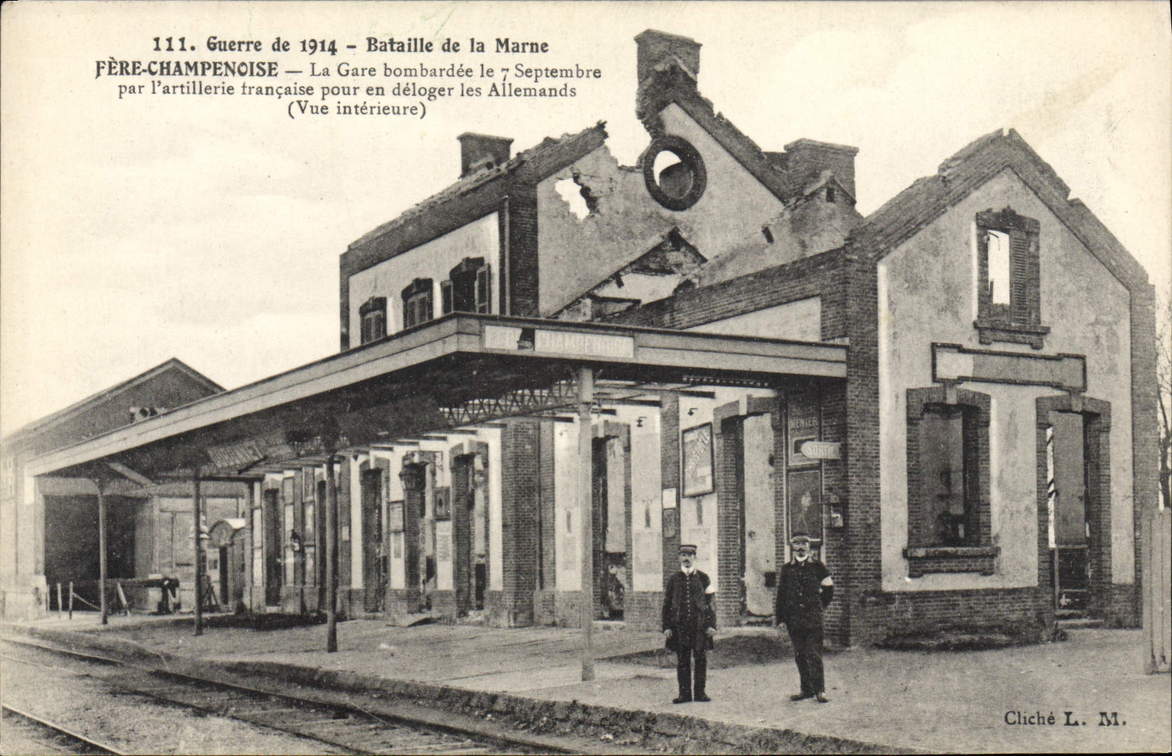 CPA Guerre De Bataille De La Marne Fere Champenoise la gare bombardee Militaria