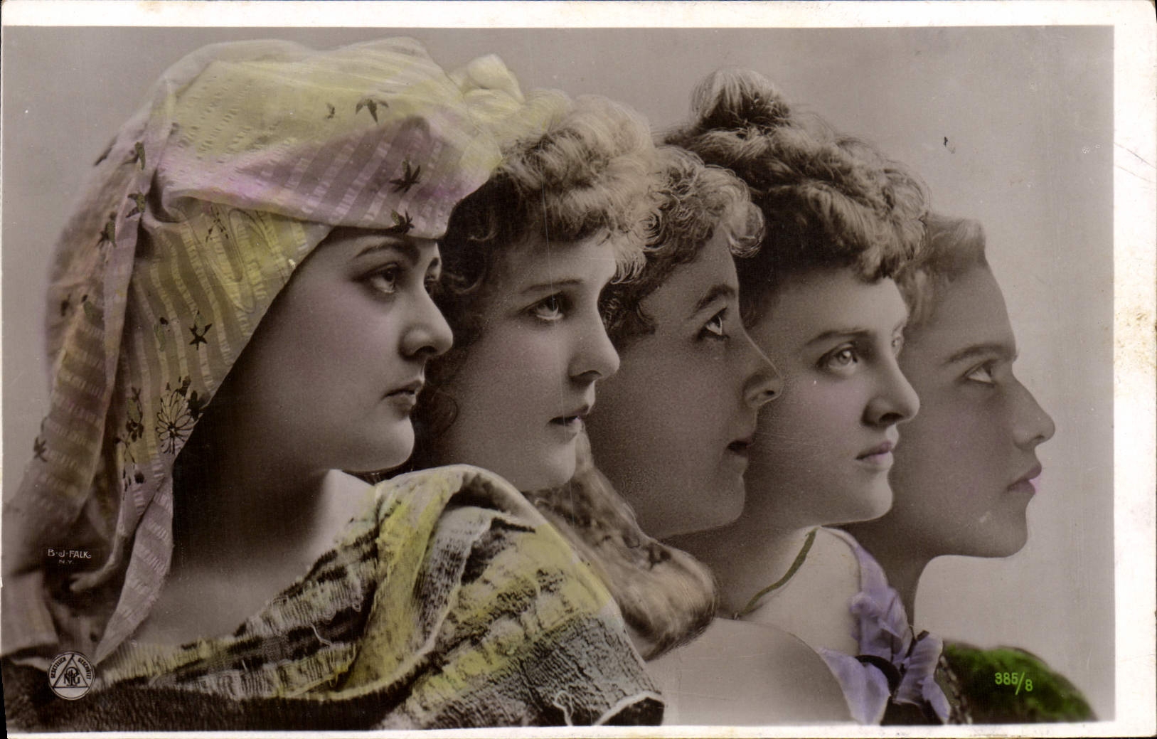 Cinq jeunes femmes en profil — B.-U. PALK, n° 385/8