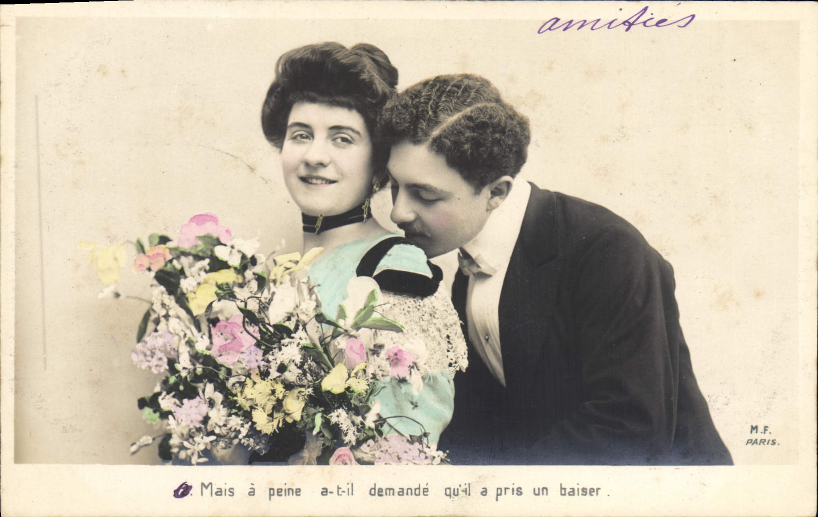 Jeune couple — scène amoureuse — M.F. Paris
