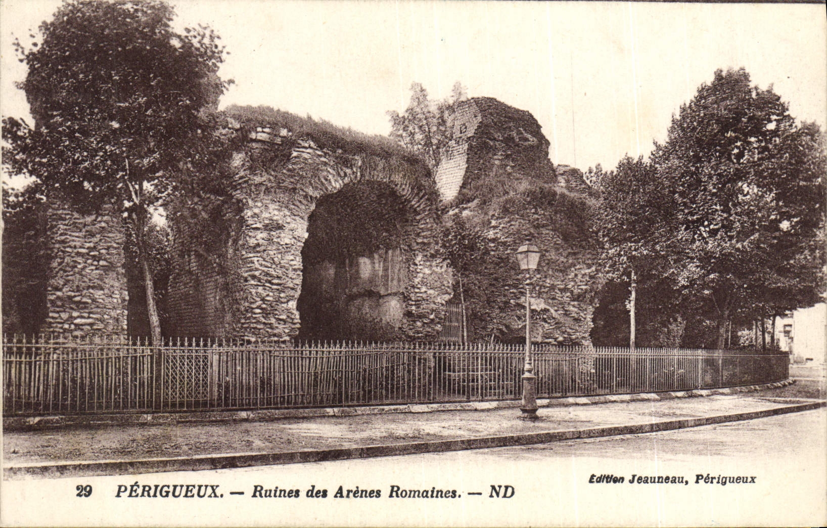 CPA Perigueux Ruines Des Arenes Romaines