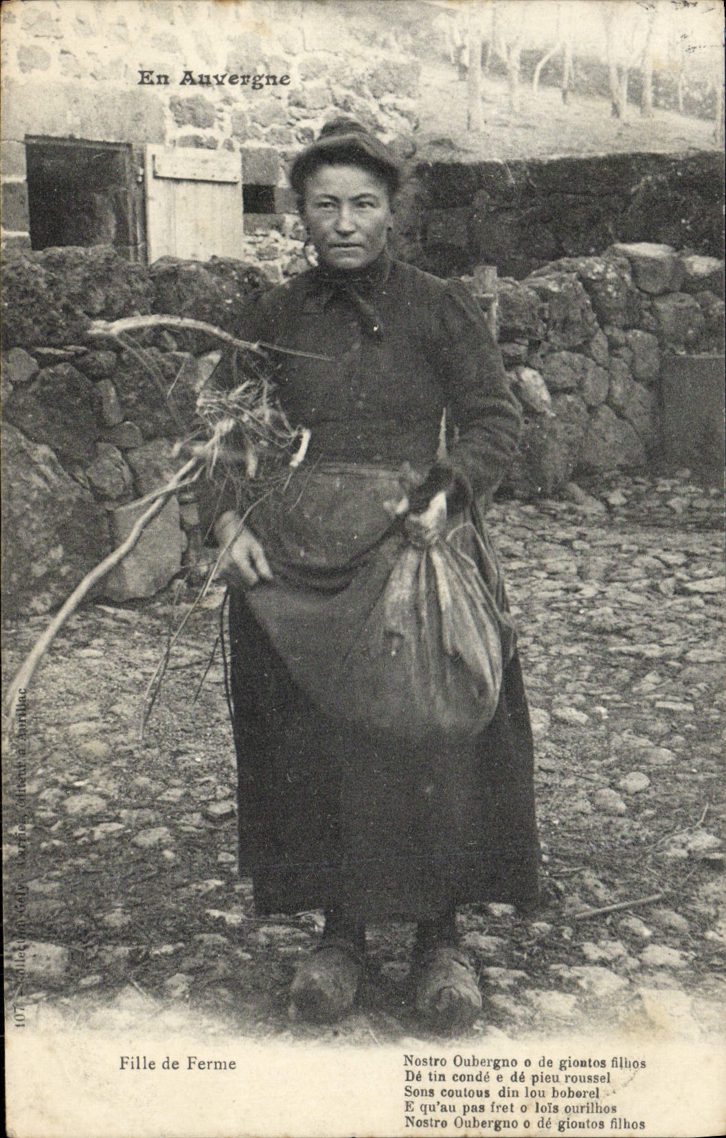 Fille de Ferme — En Auvergne — Éditeur : Office de Publicité de Mirecourt, n° 107